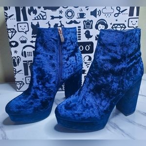 New Bamboo Blue Velvet Ankle Boots 7.5